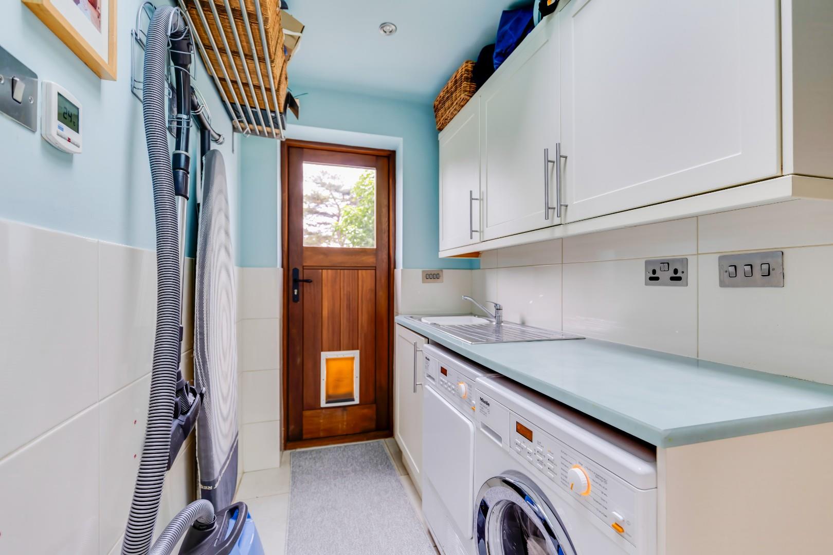 25 Cwrt-Y-Vil Road, Penarth, Vale of Glamorgan, CF64 3HP
